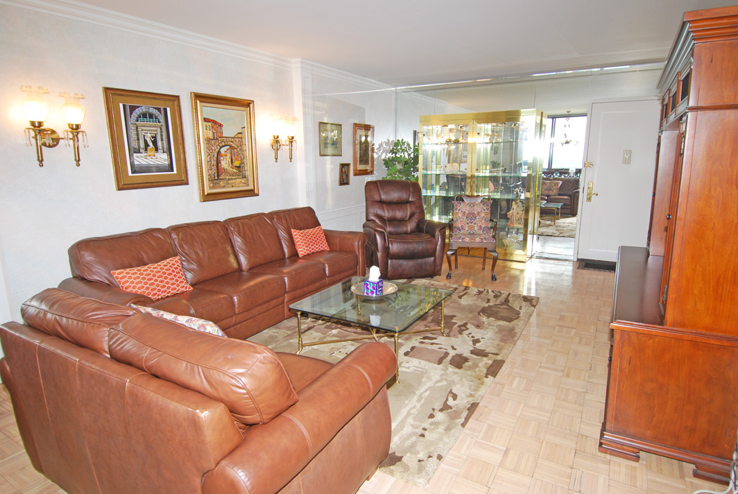 North Shore Towers Apt.