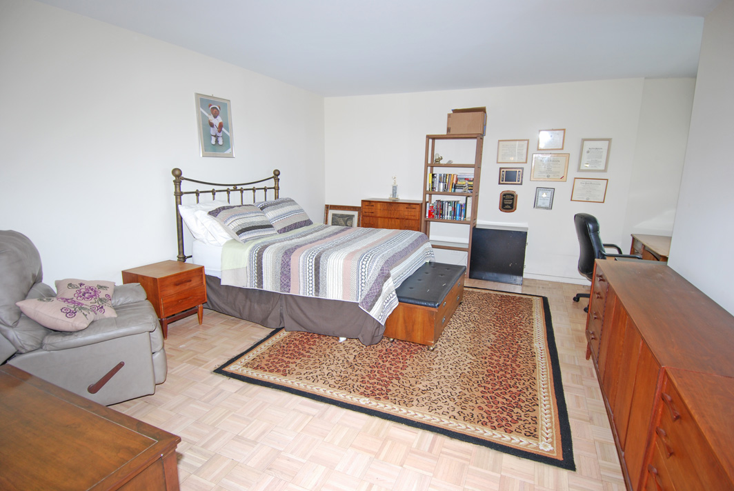 North Shore Towers Apt.