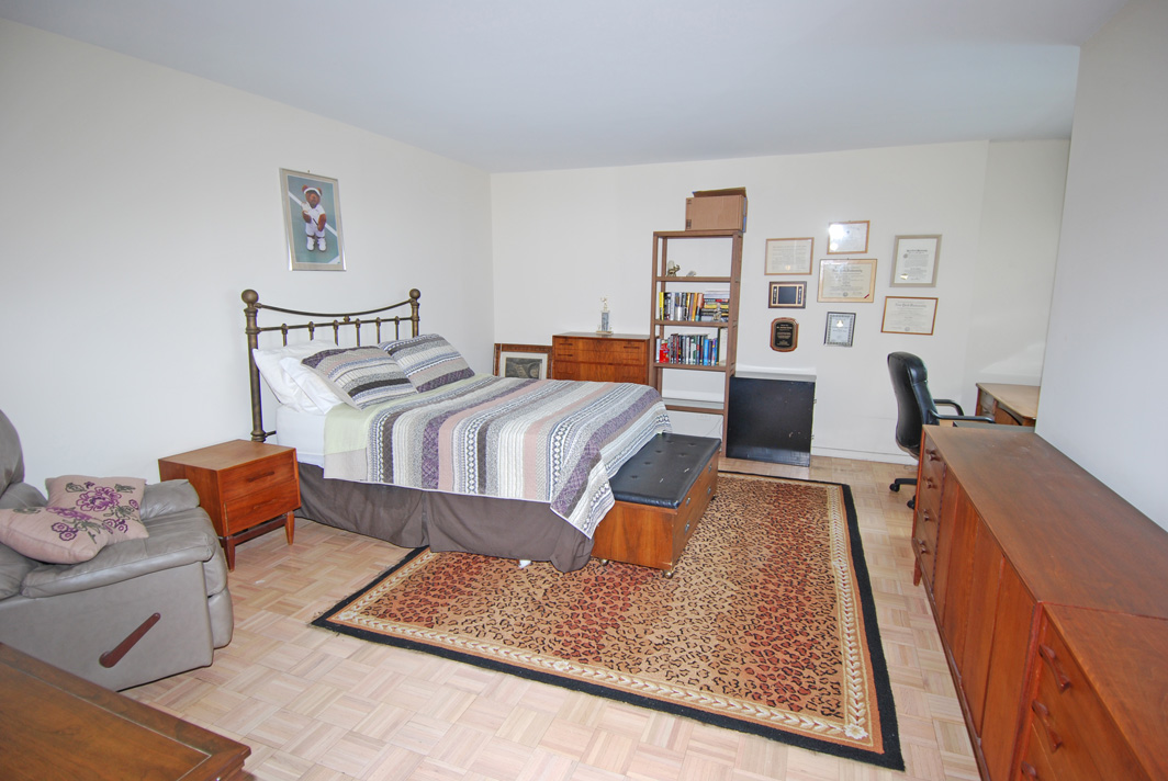 North Shore Towers Apt.