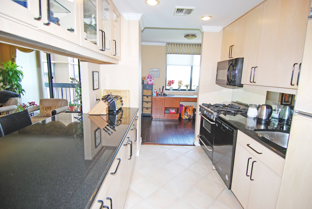 North Shore Towers Apt.