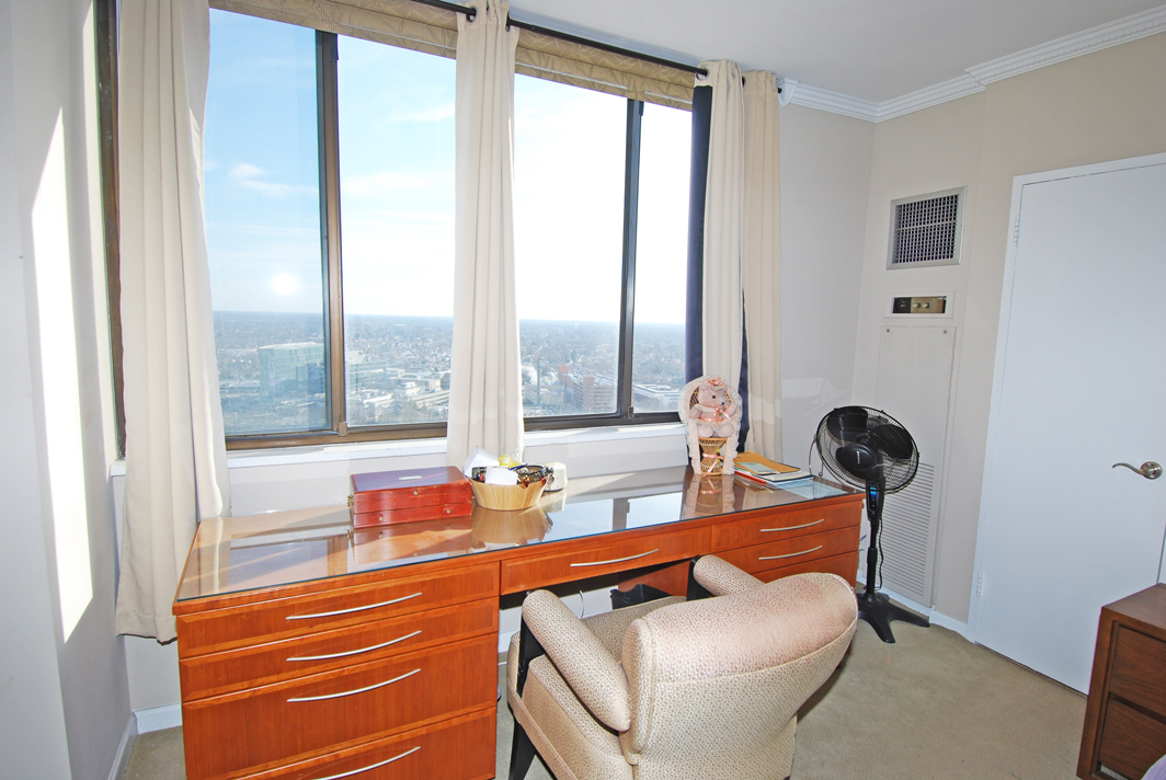 North Shore Towers Apt.