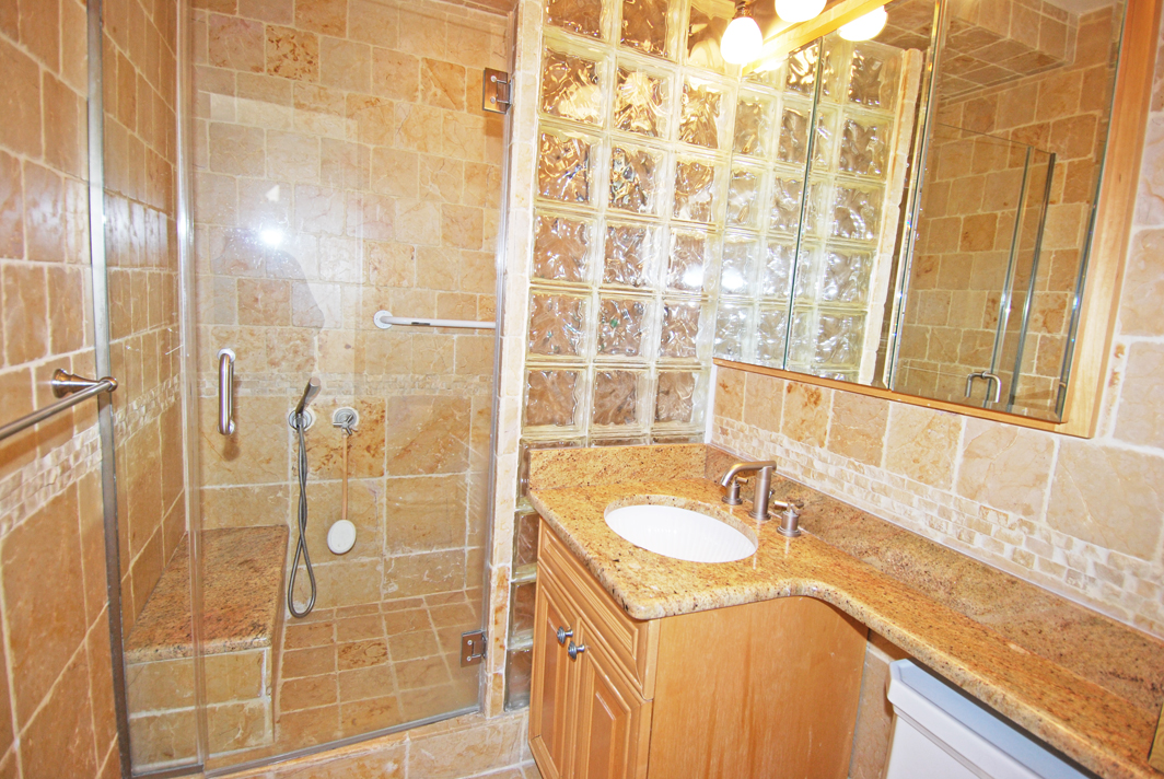 North Shore Towers Apt.