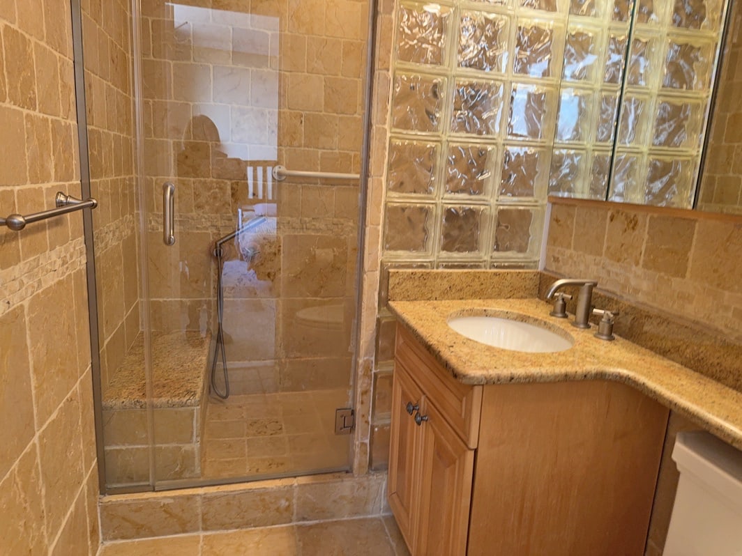 North Shore Towers Apt.