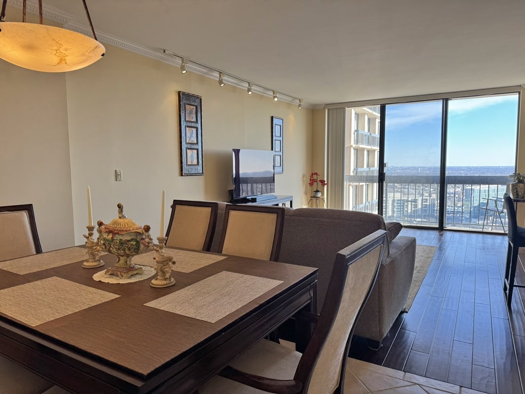 North Shore Towers Apt.