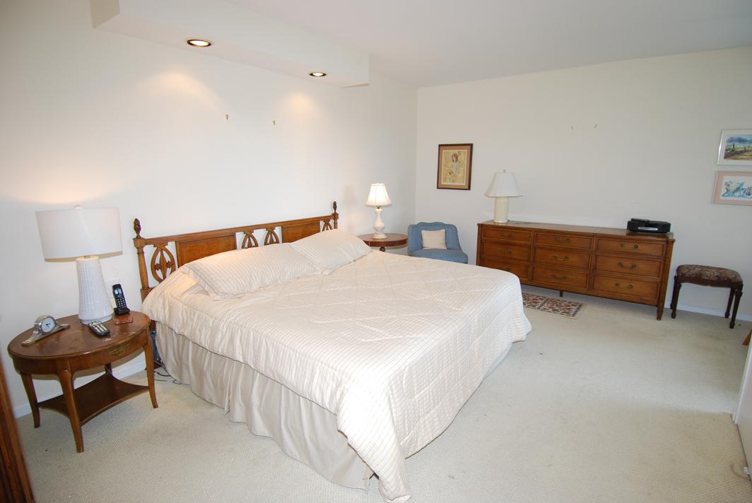 North Shore Towers Apt.