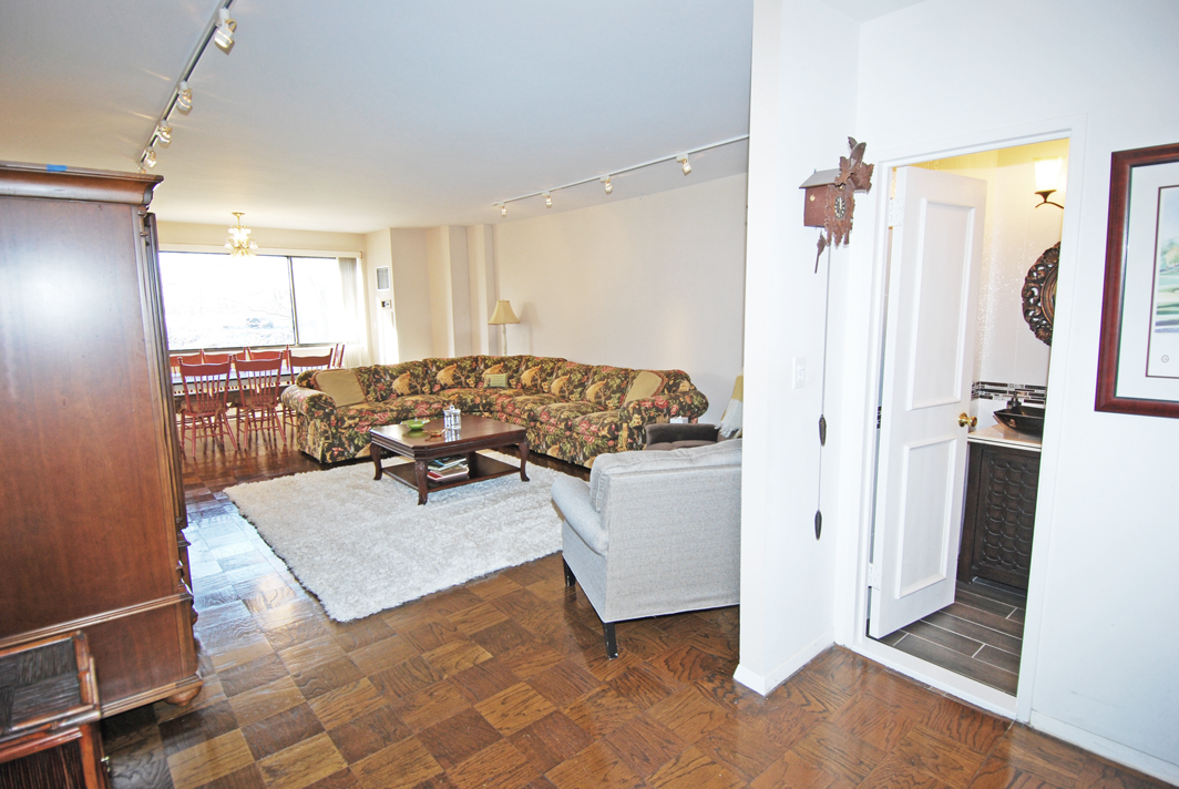 North Shore Towers Apt. 