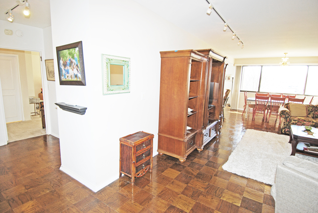 North Shore Towers Apt.