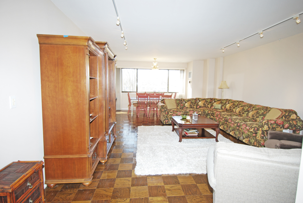 North Shore Towers Apt.