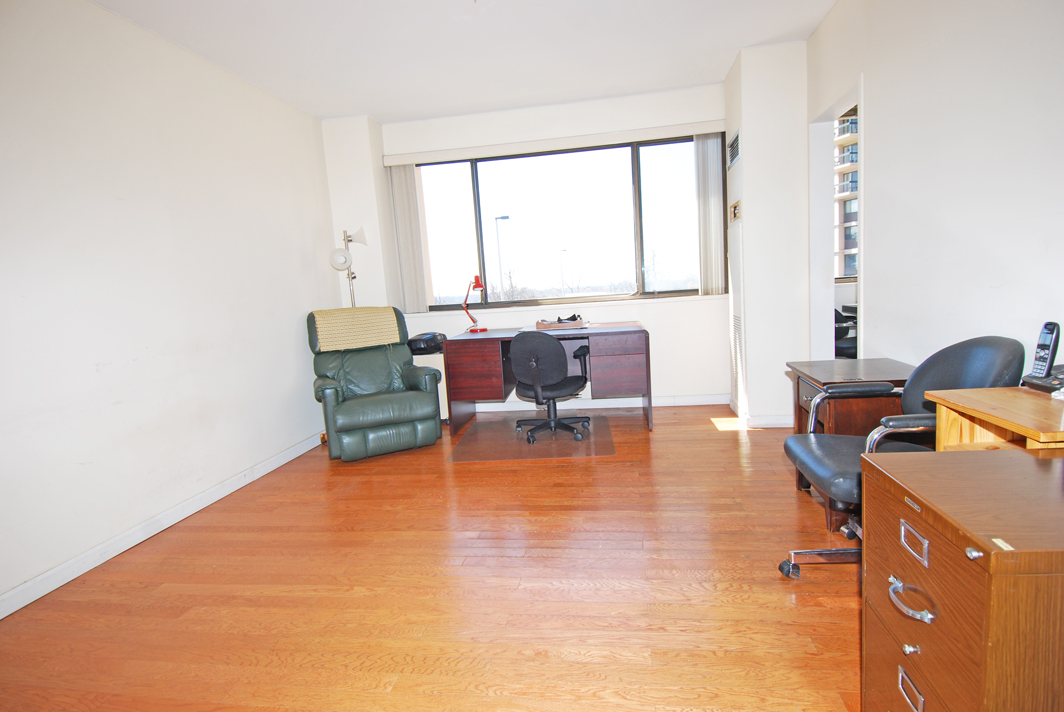 North Shore Towers Apartment