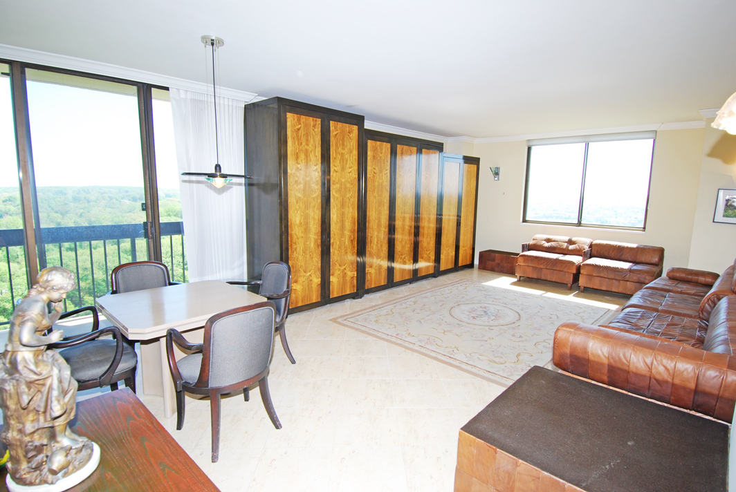 North Shore Towers Apt.