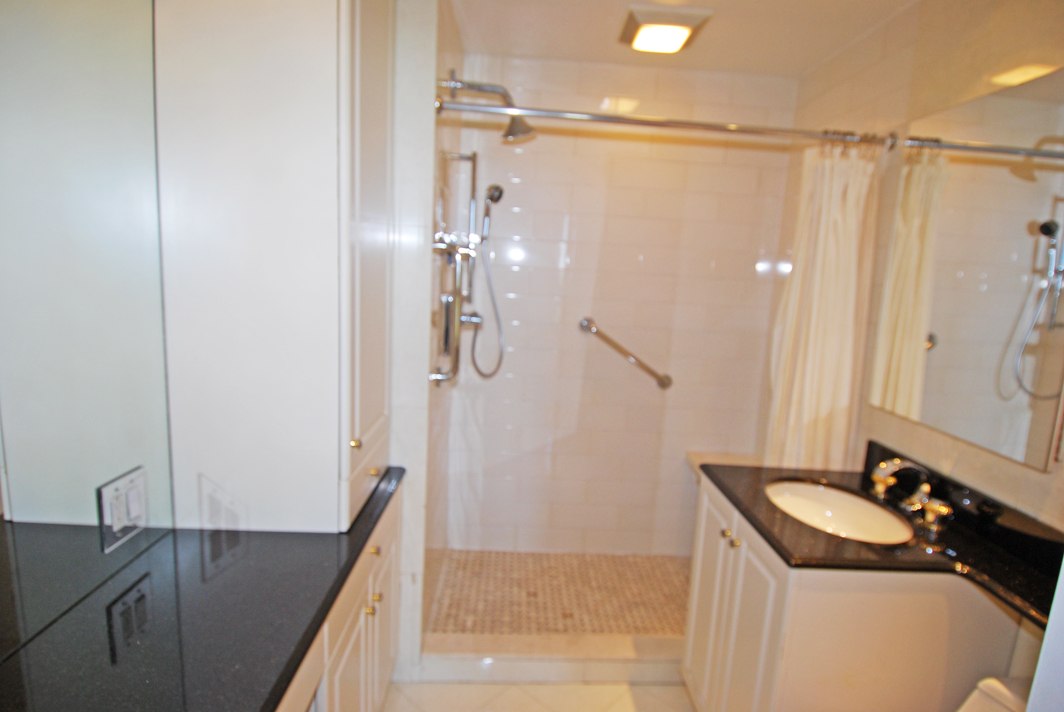 North Shore Towers Apt.