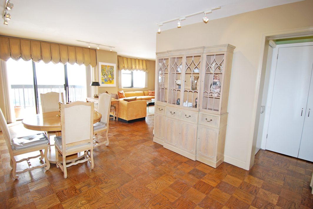 North Shore Towers Apt. 