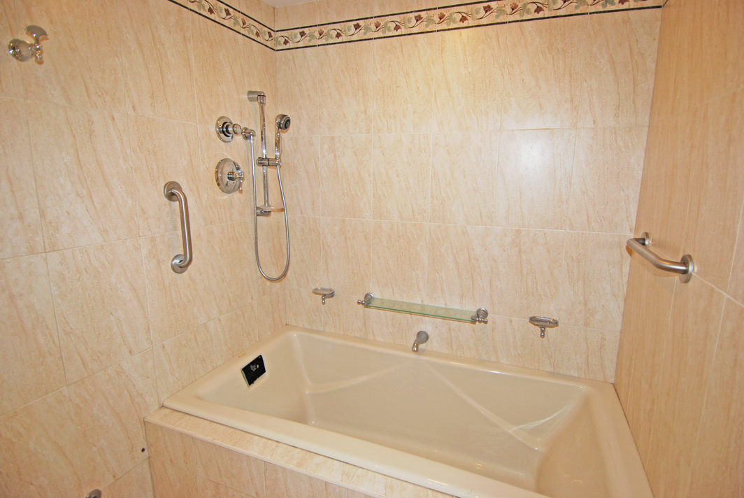 North Shore Towers Apt.