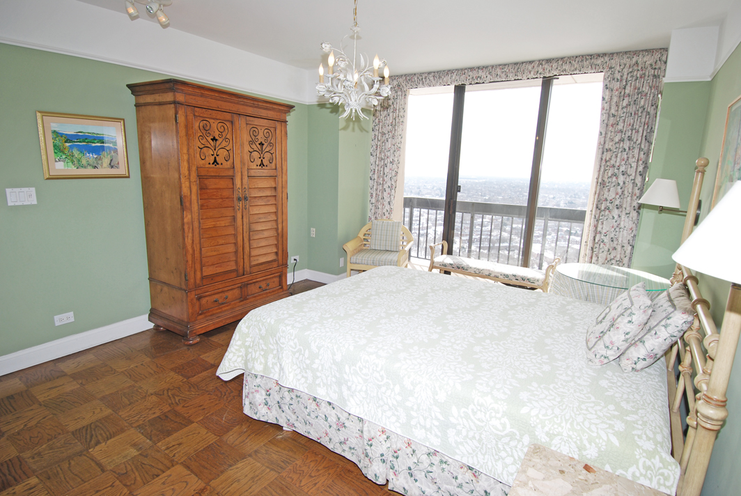 North Shore Towers Apt.