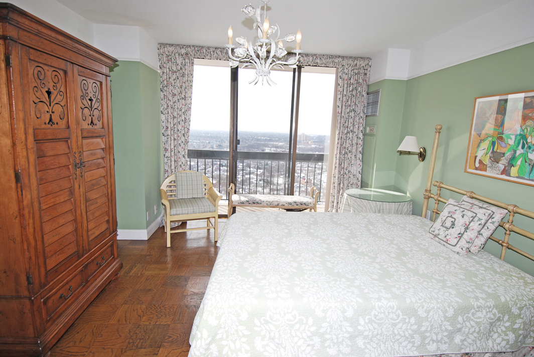 North Shore Towers Apt.