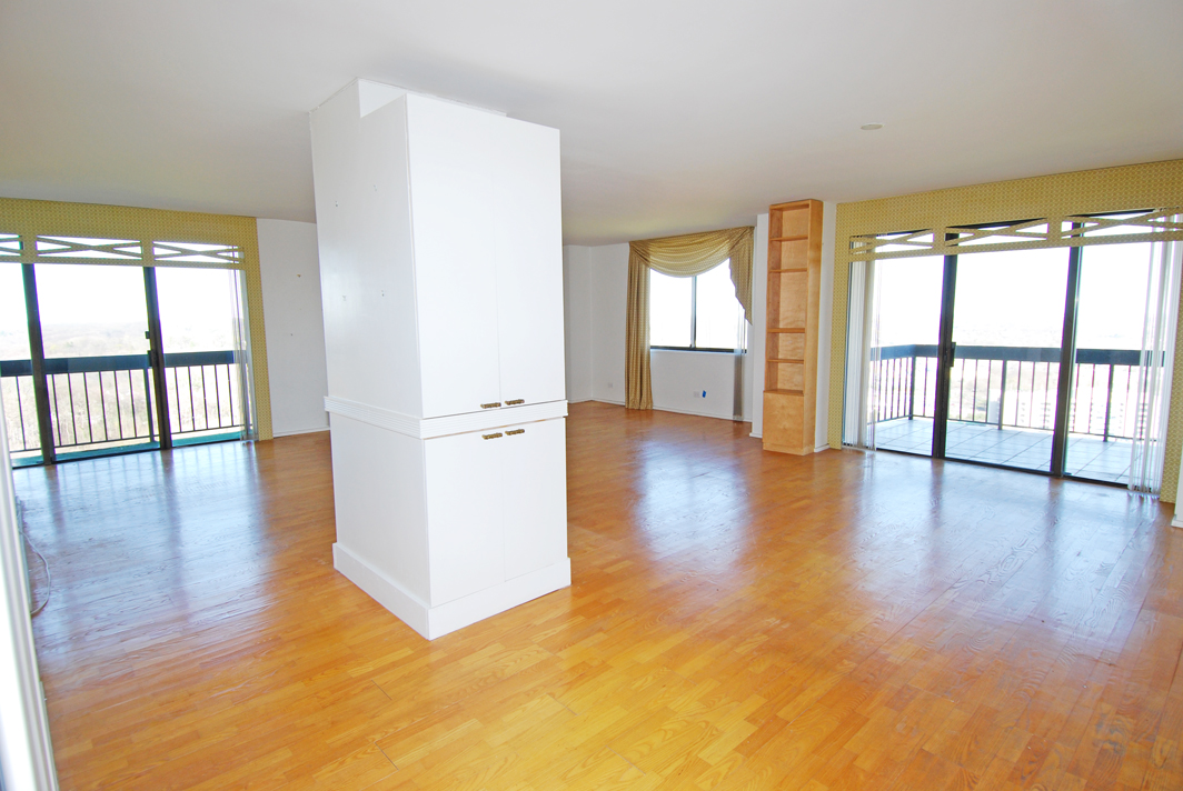 North Shore Towers Apt. 