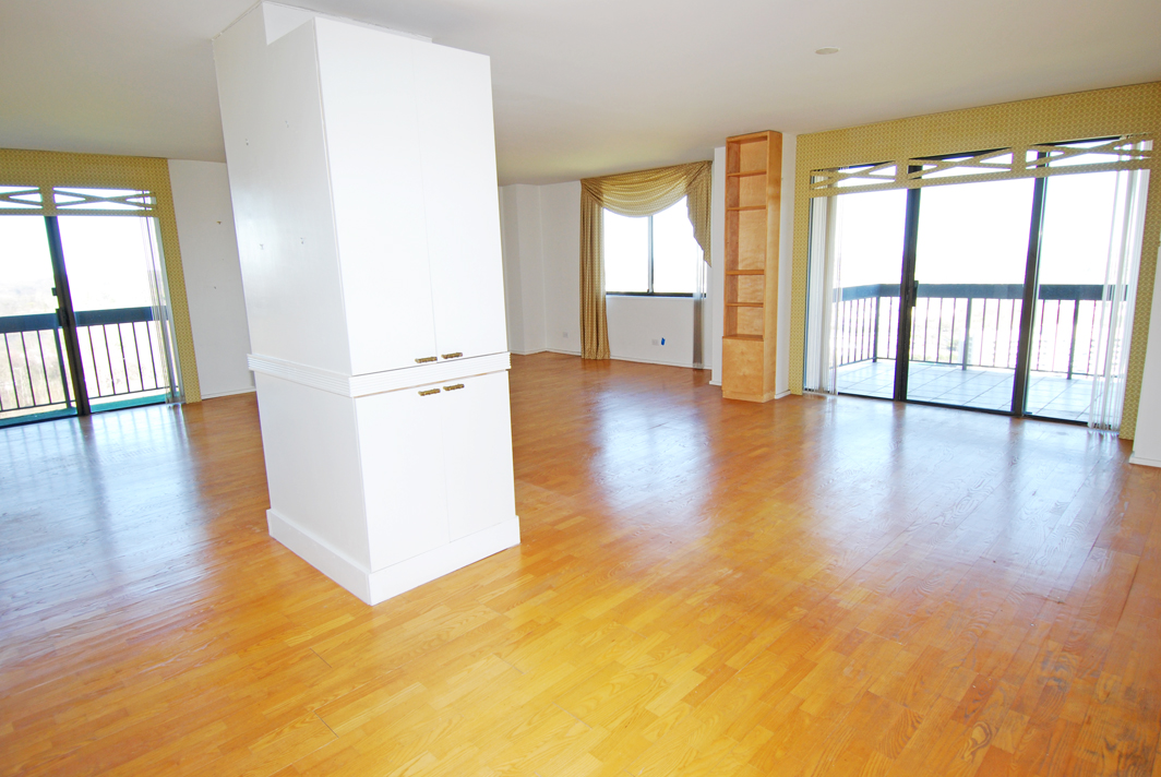 North Shore Towers Apt.