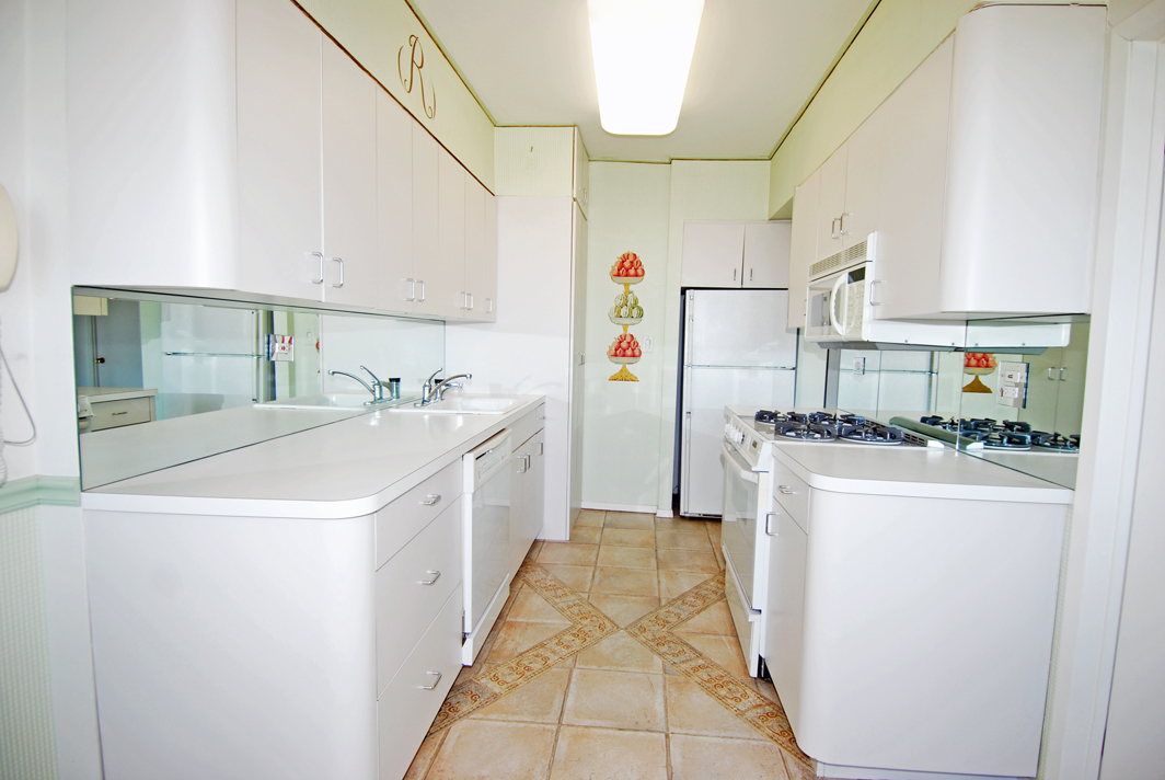 North Shore Towers Apt.