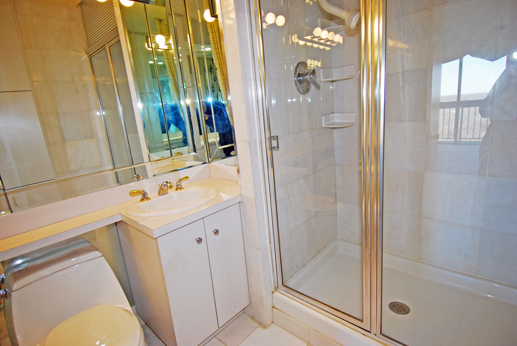 North Shore Towers Apt.