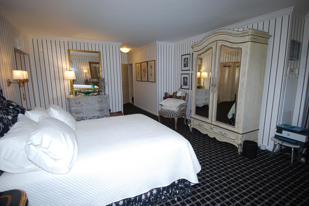 North Shore Towers Apt.