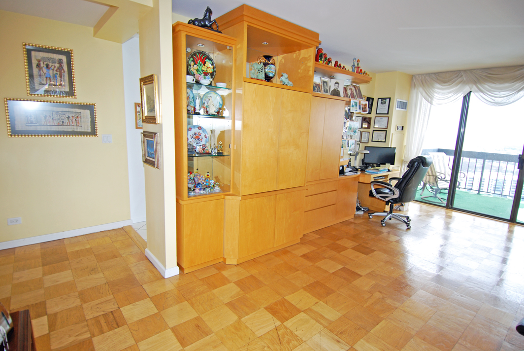 North Shore Towers Apt.