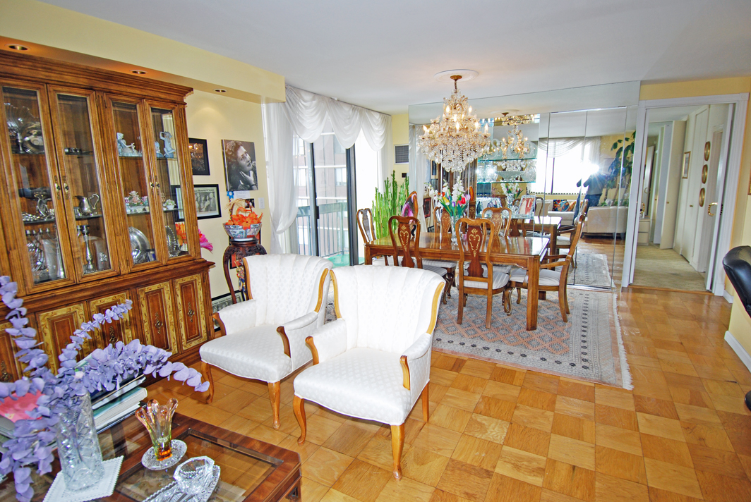 North Shore Towers Apt.