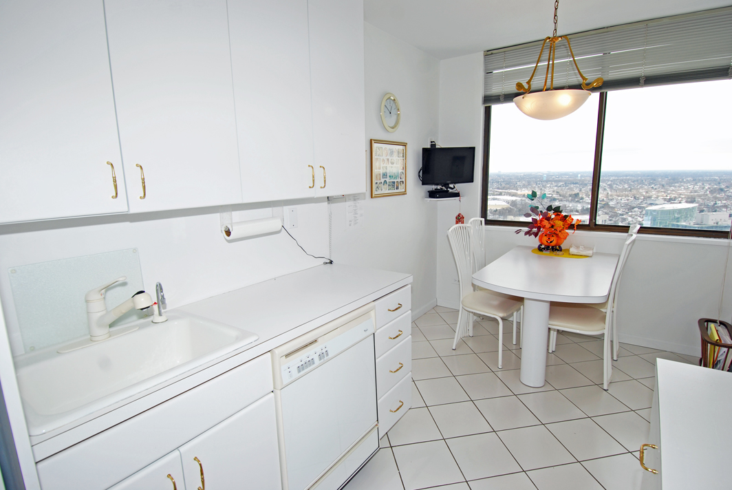 North Shore Towers Apt.