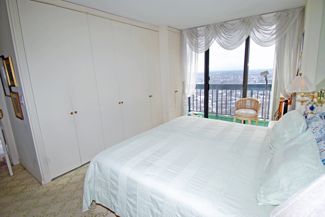 North Shore Towers Apt.