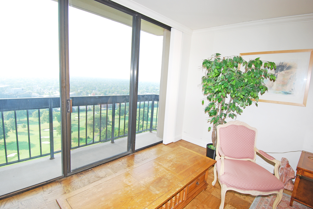 North Shore Towers Apt.