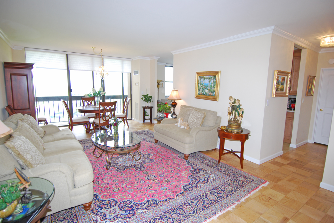 North Shore Towers Apt.