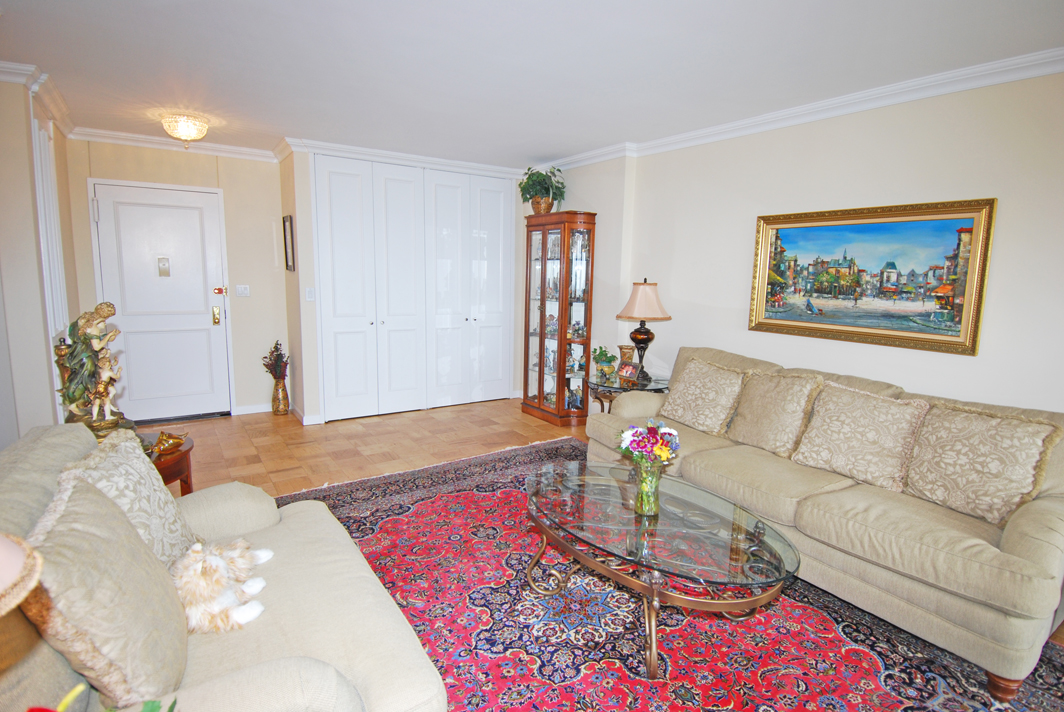 North Shore Towers Apt.