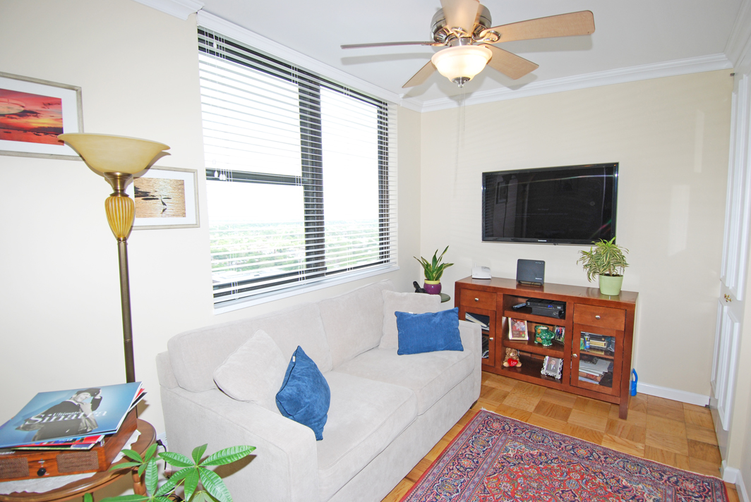 North Shore Towers Apt.