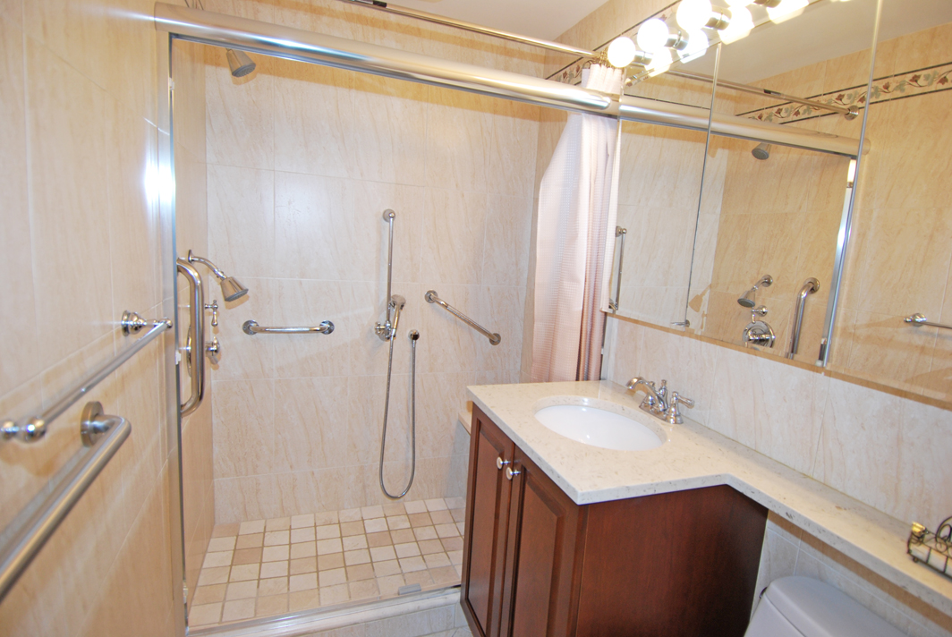 North Shore Towers Apt.