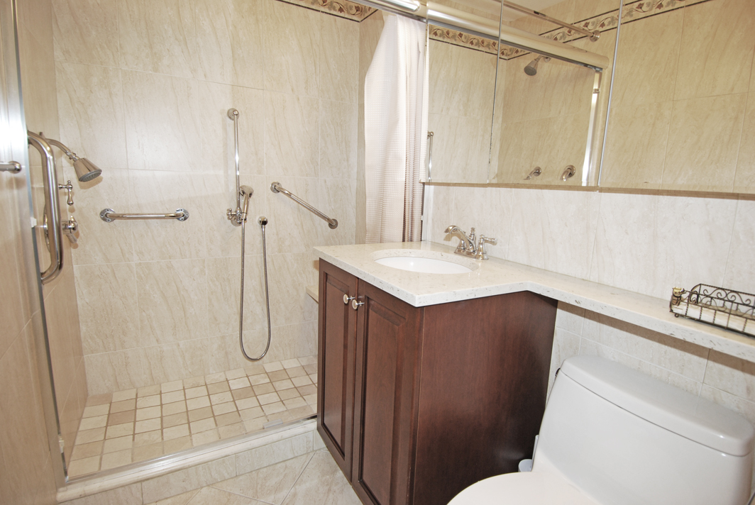 North Shore Towers Apt.