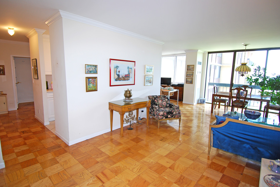 North Shore Towers Apt.