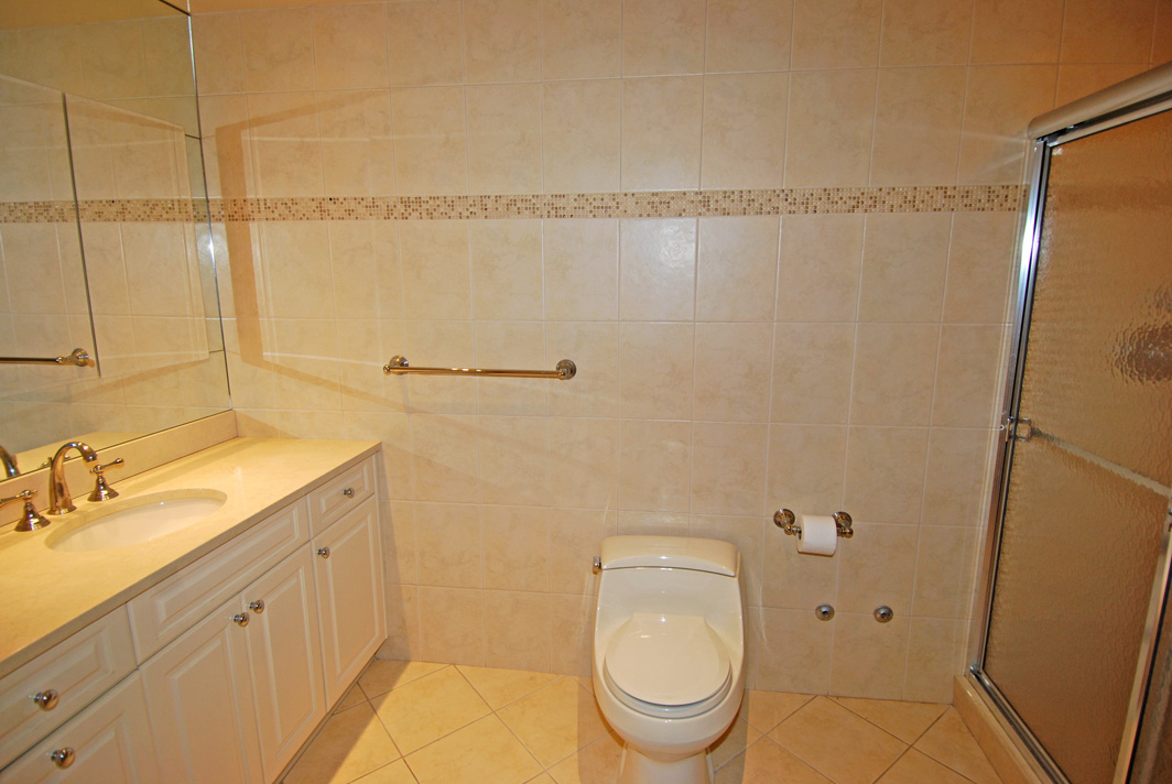 North Shore Towers Apt.