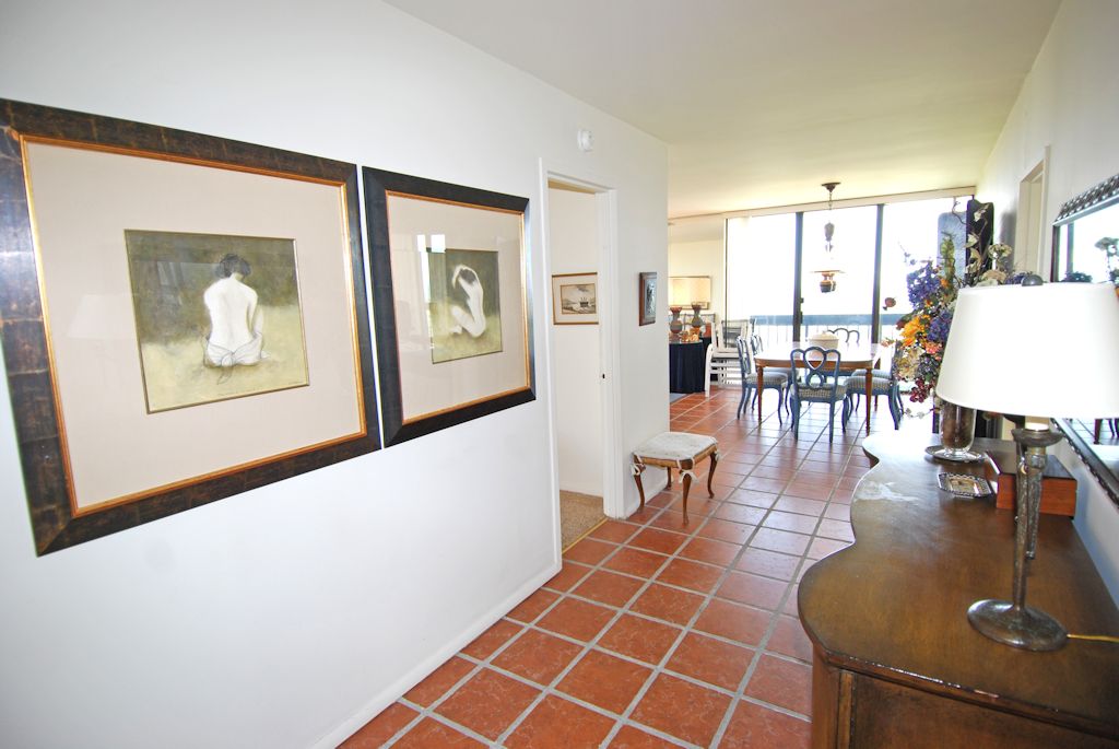 North Shore Towers Apt. 