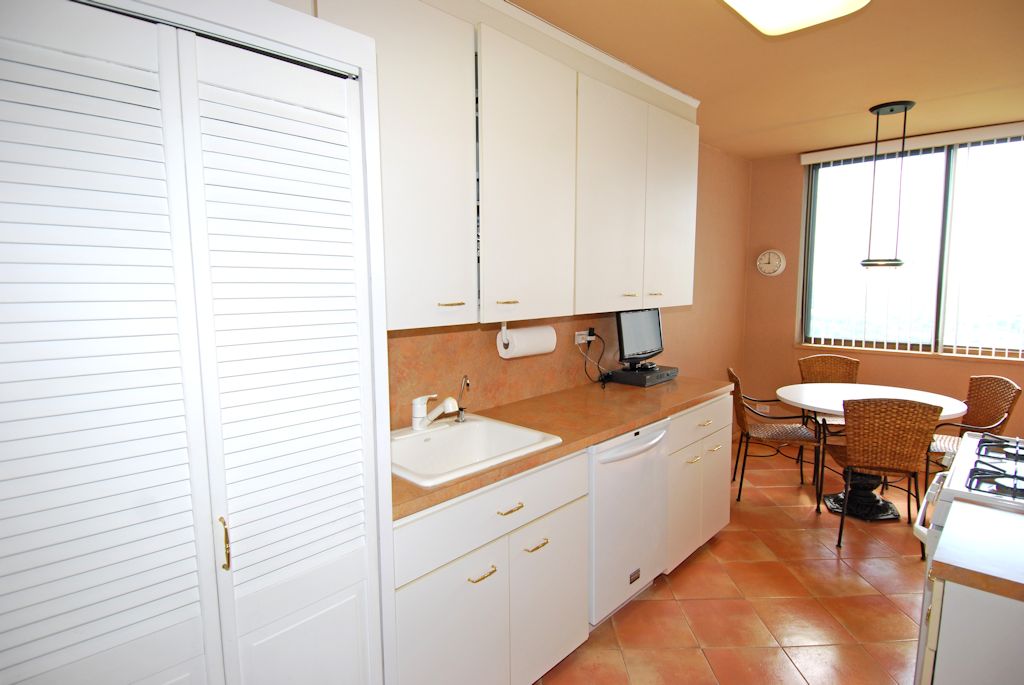 North Shore Towers Apt.