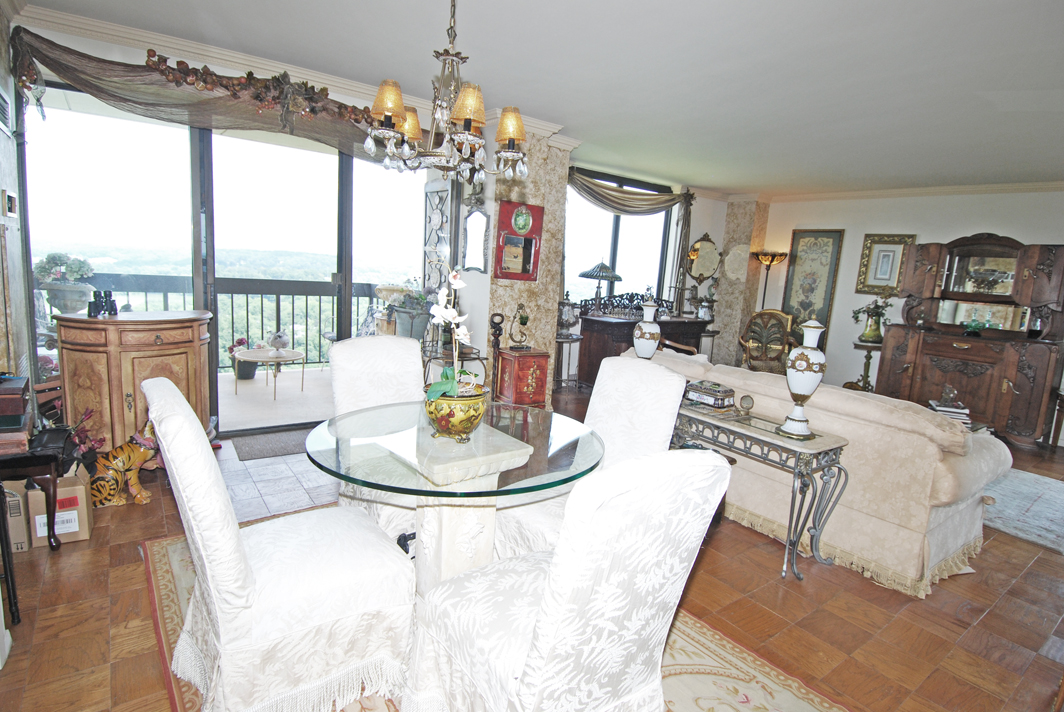 North Shore Towers Apt. 