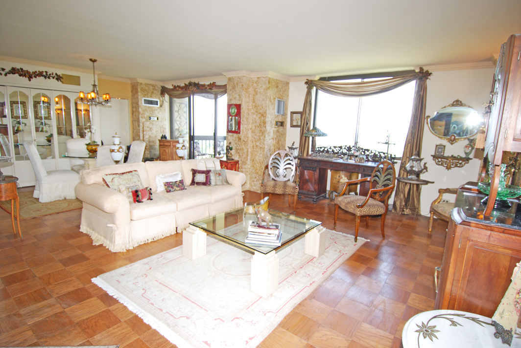 North Shore Towers Apt.