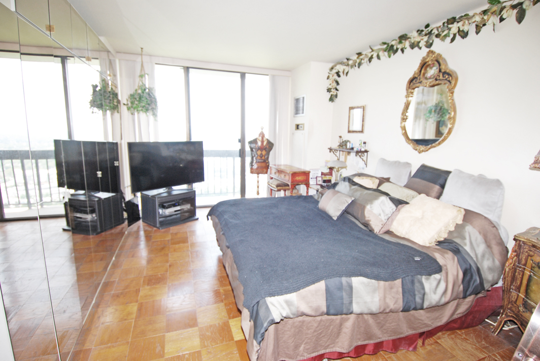 North Shore Towers Apt.