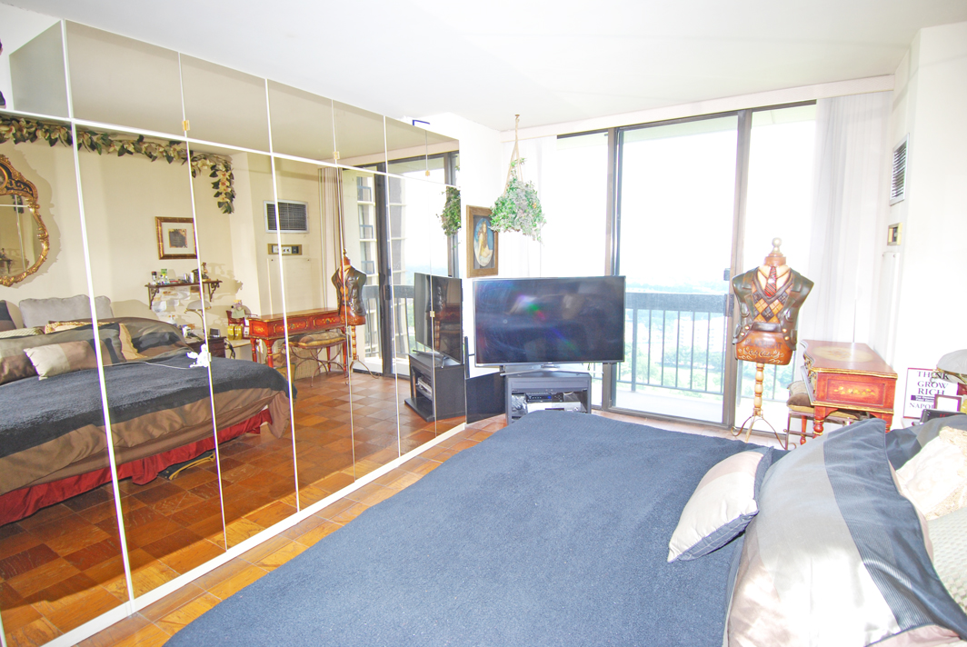 North Shore Towers Apt.