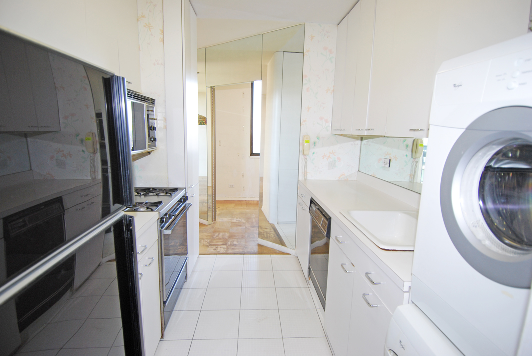 North Shore Towers Apt.