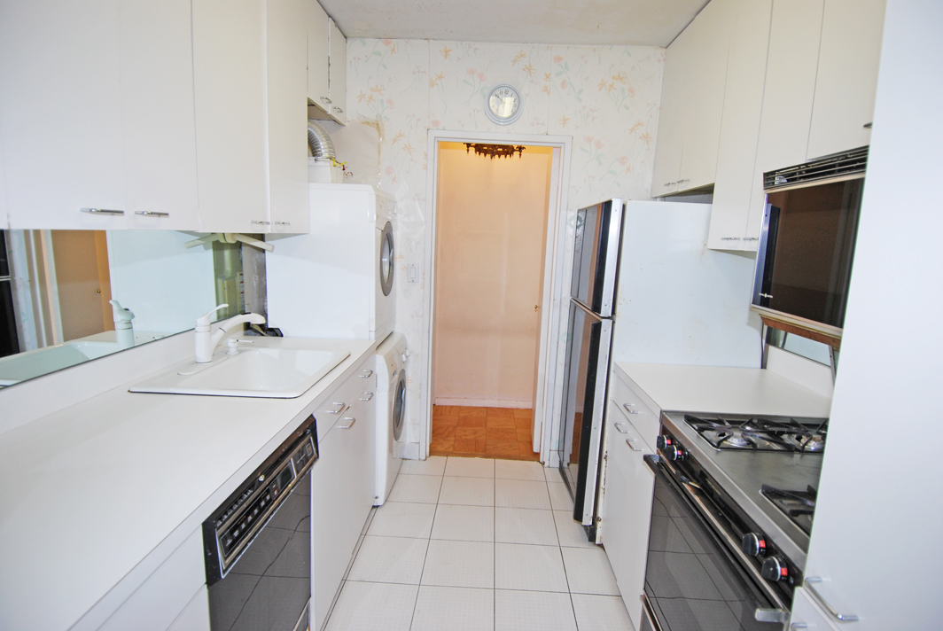 North Shore Towers Apt.