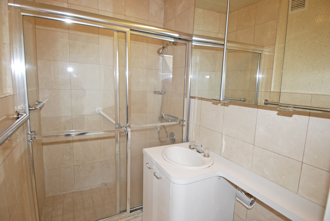 North Shore Towers Apt.