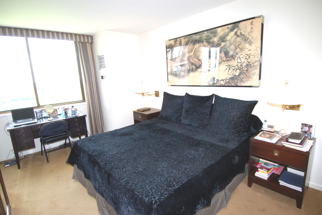 North Shore Towers Apt.