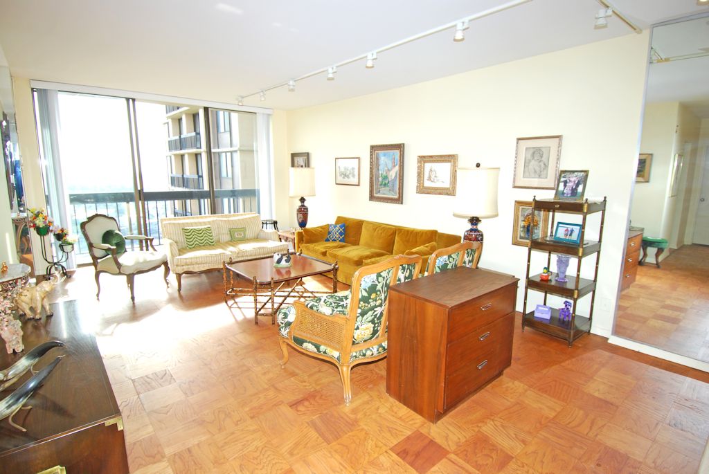 North Shore Towers Apt.