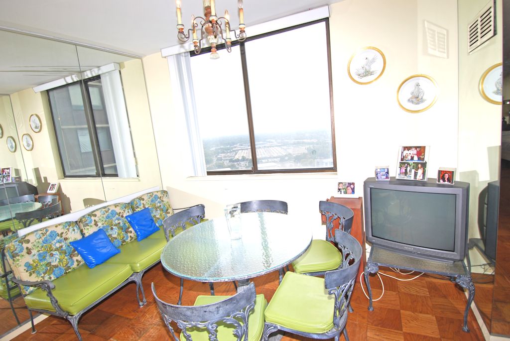 North Shore Towers Apt.