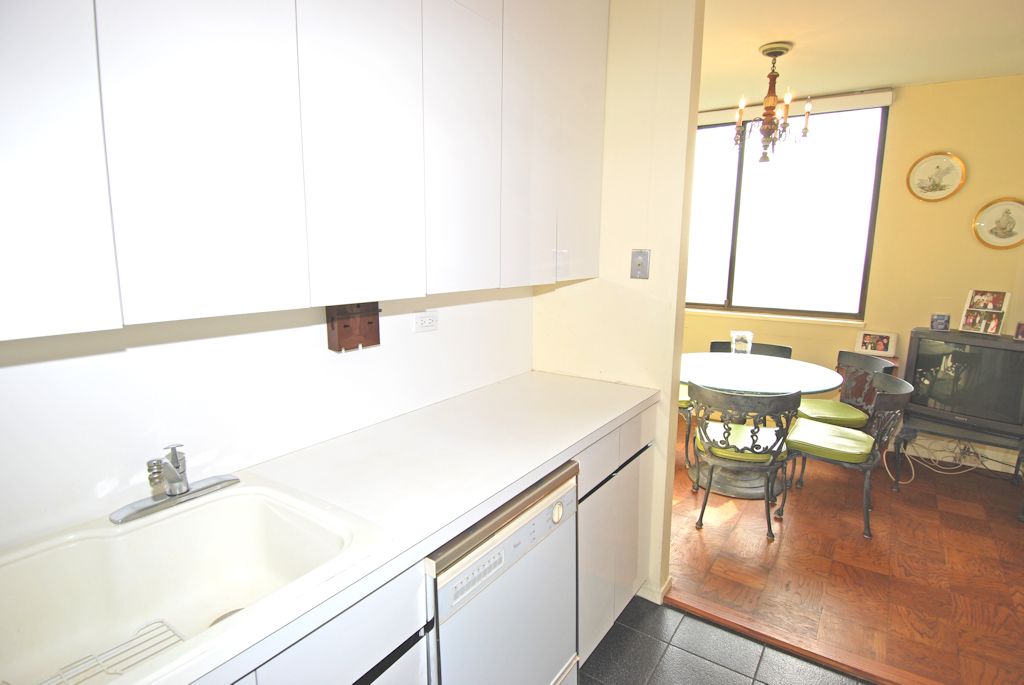 North Shore Towers Apt.