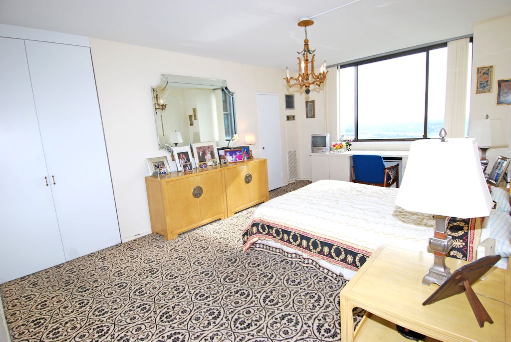 North Shore Towers Apt.